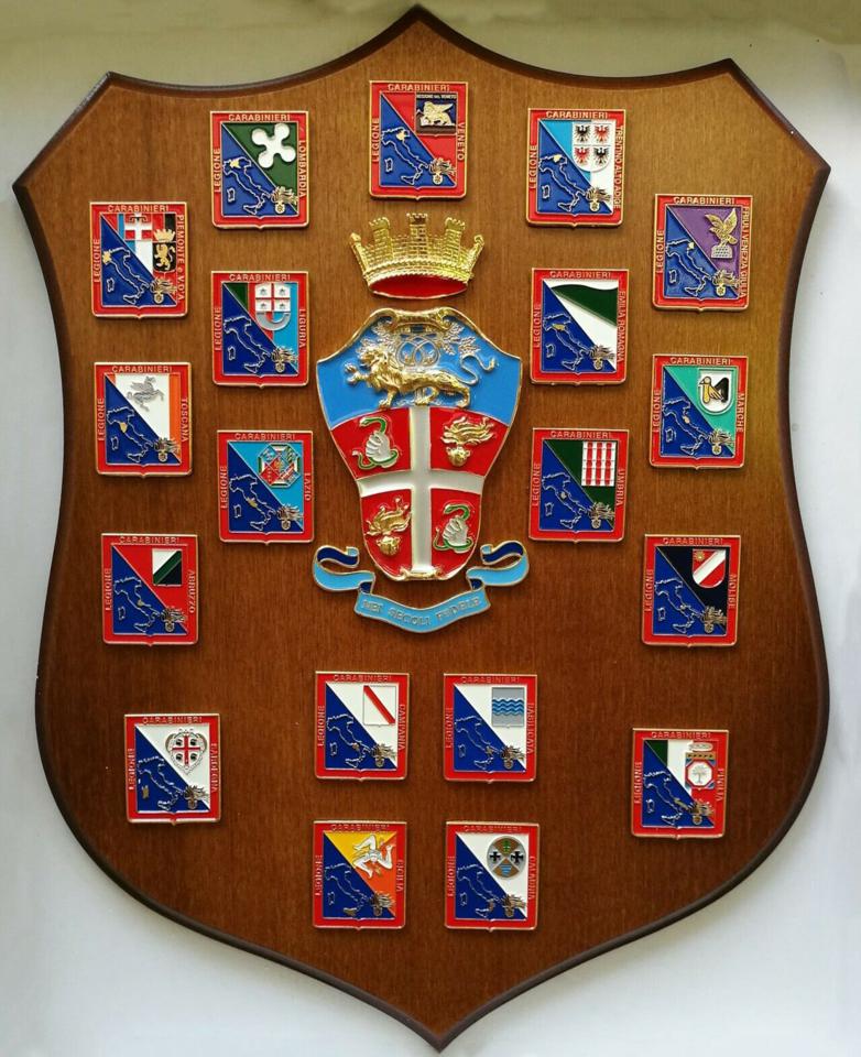 crest e gagliardetti